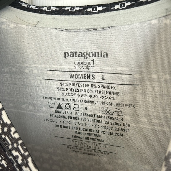 Patagonia Women's Black and Grey shirt - Picture 2 of 4